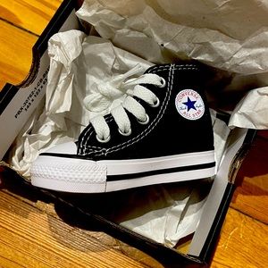 Adorable baby converse